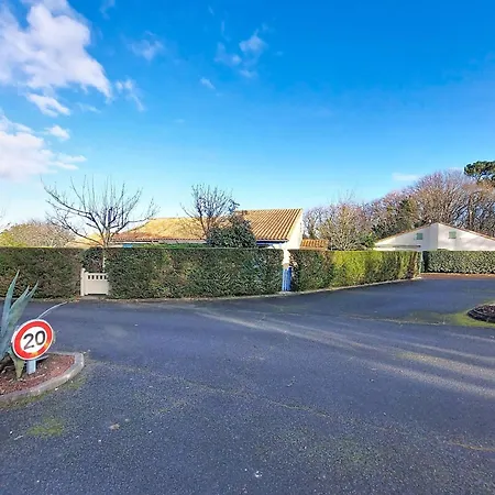 Le Clos Des Chenes-2 By Interhome